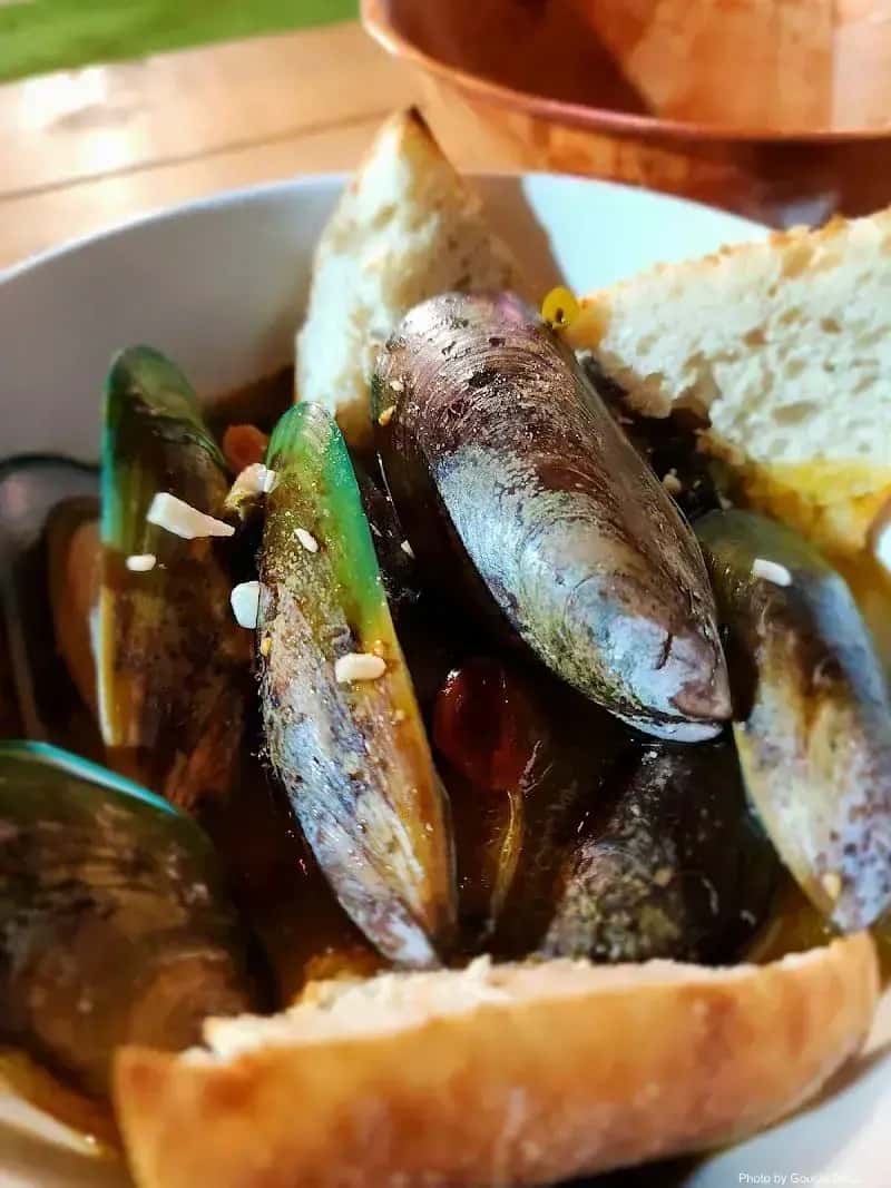 Allegrini Italian deli & Market — nearby restaurant on Oahu
