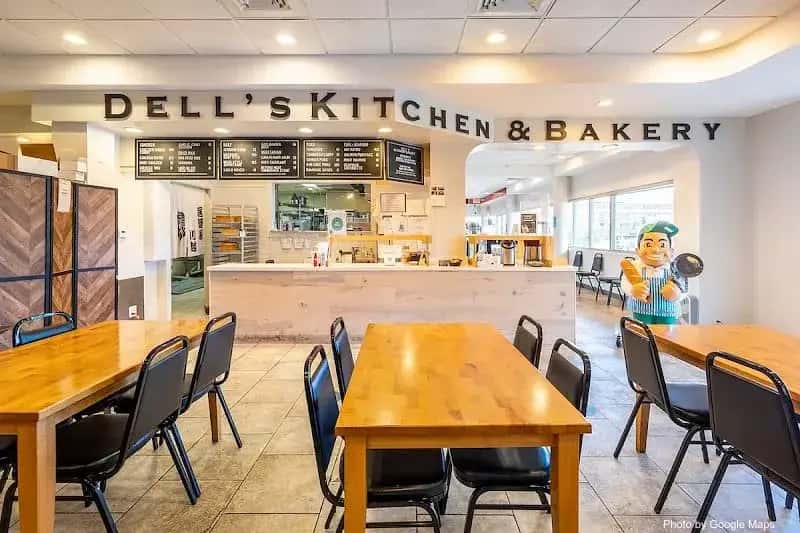 Dell's Kitchen and Bakery — nearby restaurant on Oahu