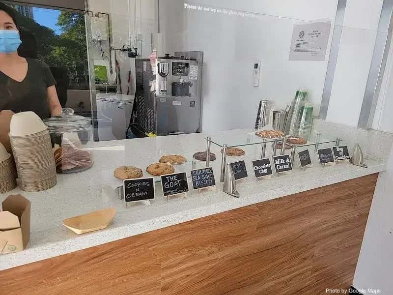 Edible — nearby restaurant on Oahu