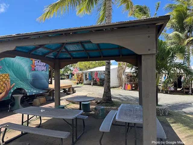 Hawaiian Island X-Treme Smoothies and Shaved Ice — nearby restaurant on Oahu