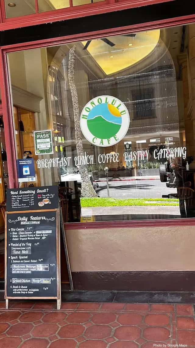 Honolulu Cafe — nearby restaurant on Oahu