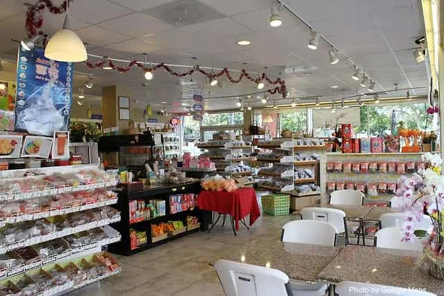 Lin's Hawaiian Snacks — nearby restaurant on Oahu