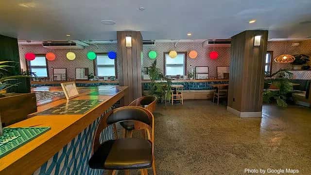Mahina & Sun’s — nearby restaurant on Oahu