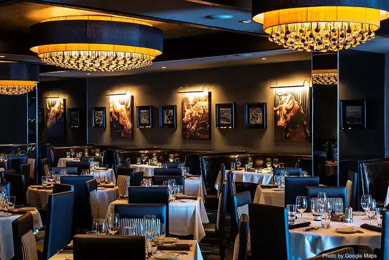 Morton's The Steakhouse — nearby restaurant on Oahu