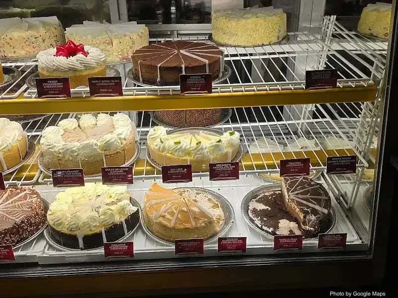 The Cheesecake Factory — nearby restaurant on Oahu