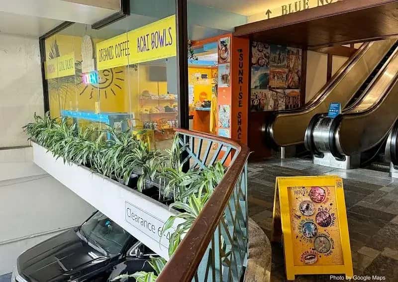 The Sunrise Shack - Waikiki — nearby restaurant on Oahu