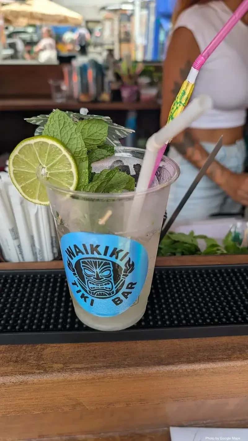 Waikiki Tiki Bar — nearby restaurant on Oahu