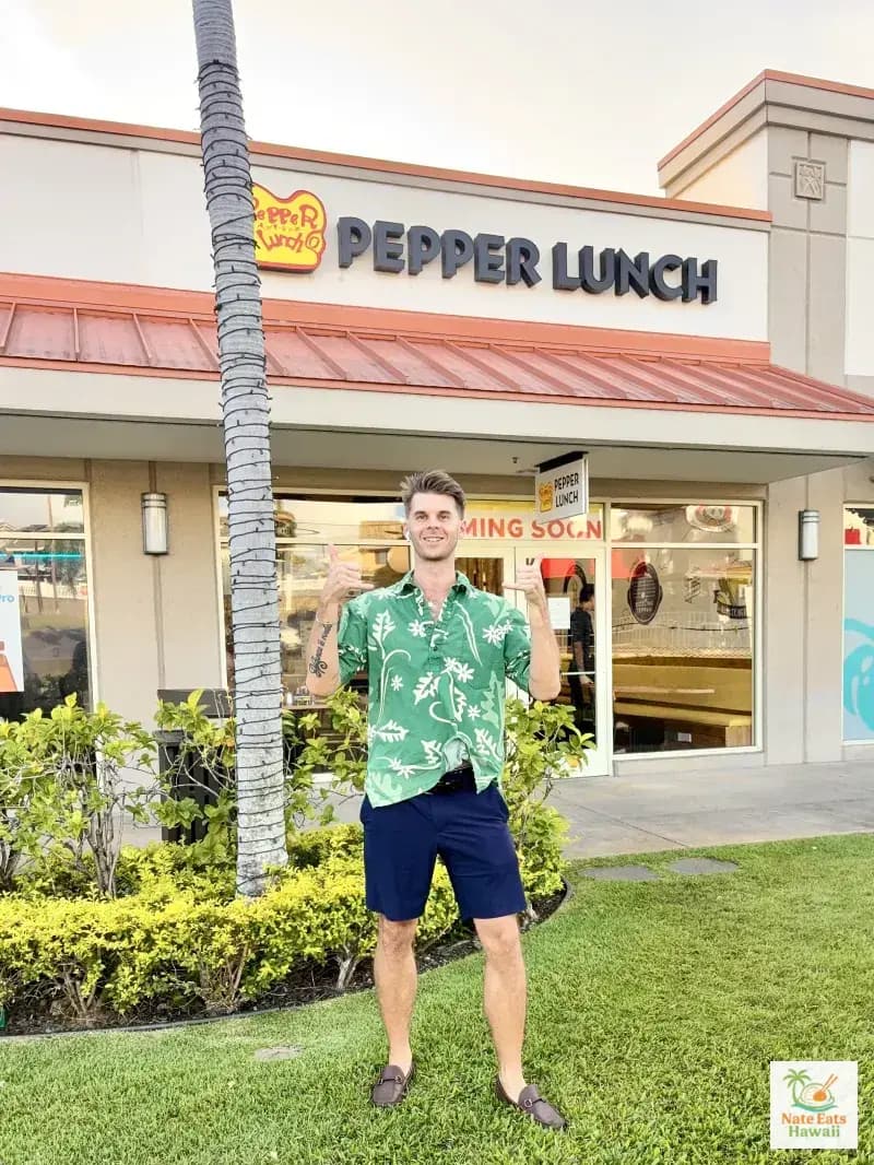 Nate from NateEatsHawaii at Pepper Lunch Hawaii before grand opening