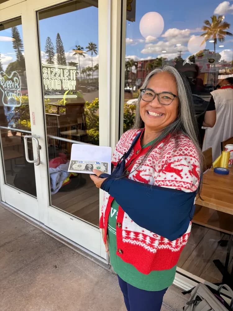 First paying customer at Pepper Lunch Hawaii grand opening