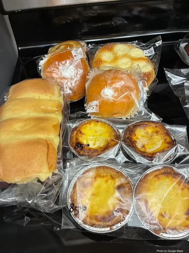 85°C Bakery Cafe - Honolulu (Ala Moana Center) - Photo 2 of 6 | NateEatsHawaii restaurant gallery and food photos from Oahu, Hawaii