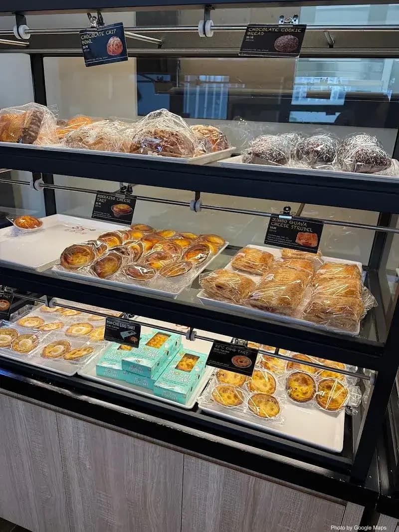 85°C Bakery Cafe - Honolulu (Ala Moana Center) - Photo 3 of 6 | NateEatsHawaii restaurant gallery and food photos from Oahu, Hawaii