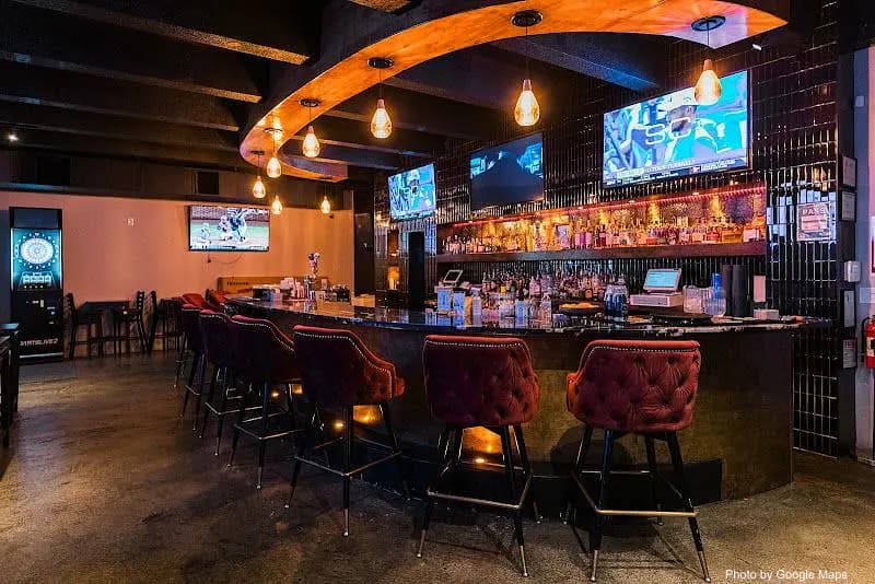 Blitz Sports Bar and Grill - Photo 2 of 3 | NateEatsHawaii restaurant gallery and food photos from Oahu, Hawaii