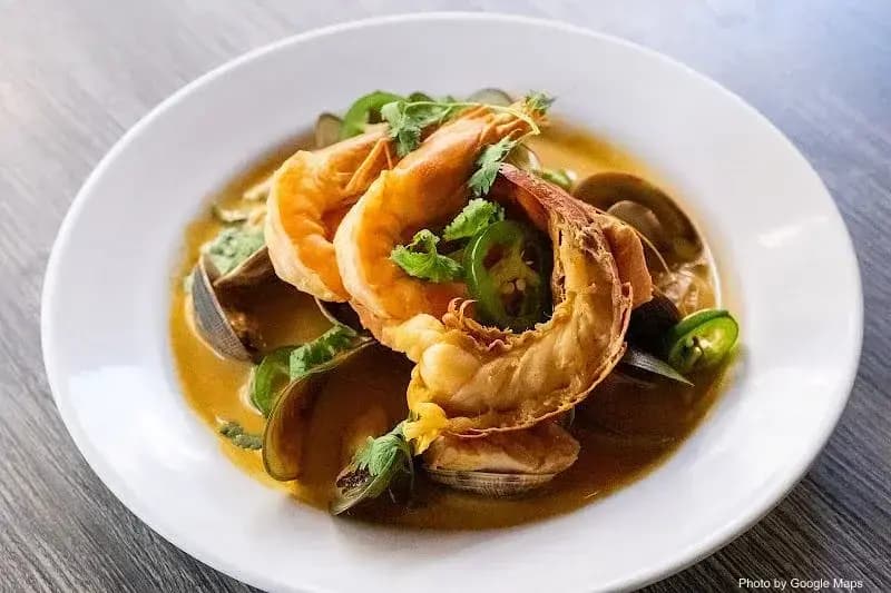 Basalt - Photo 2 of 6 | NateEatsHawaii restaurant gallery and food photos from Oahu, Hawaii