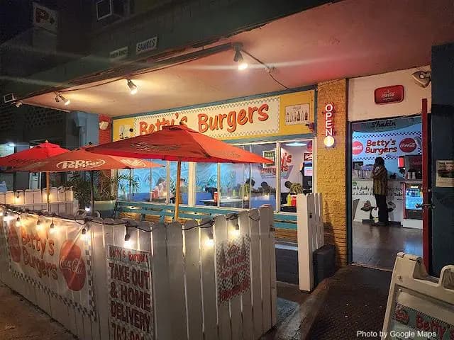 Betty's Burgers Honolulu - Restaurant on Oahu, Hawaii | NateEatsHawaii food review and recommendations