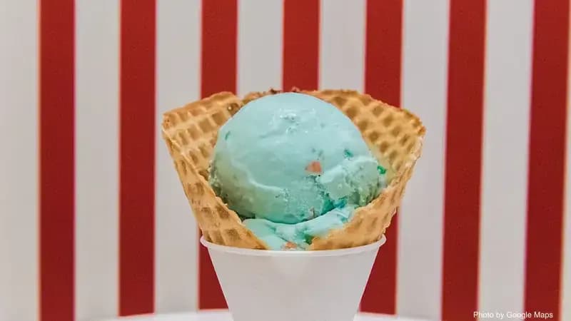 Dave's Ice Cream At The Ilikai - Photo 2 of 6 | NateEatsHawaii restaurant gallery and food photos from Oahu, Hawaii