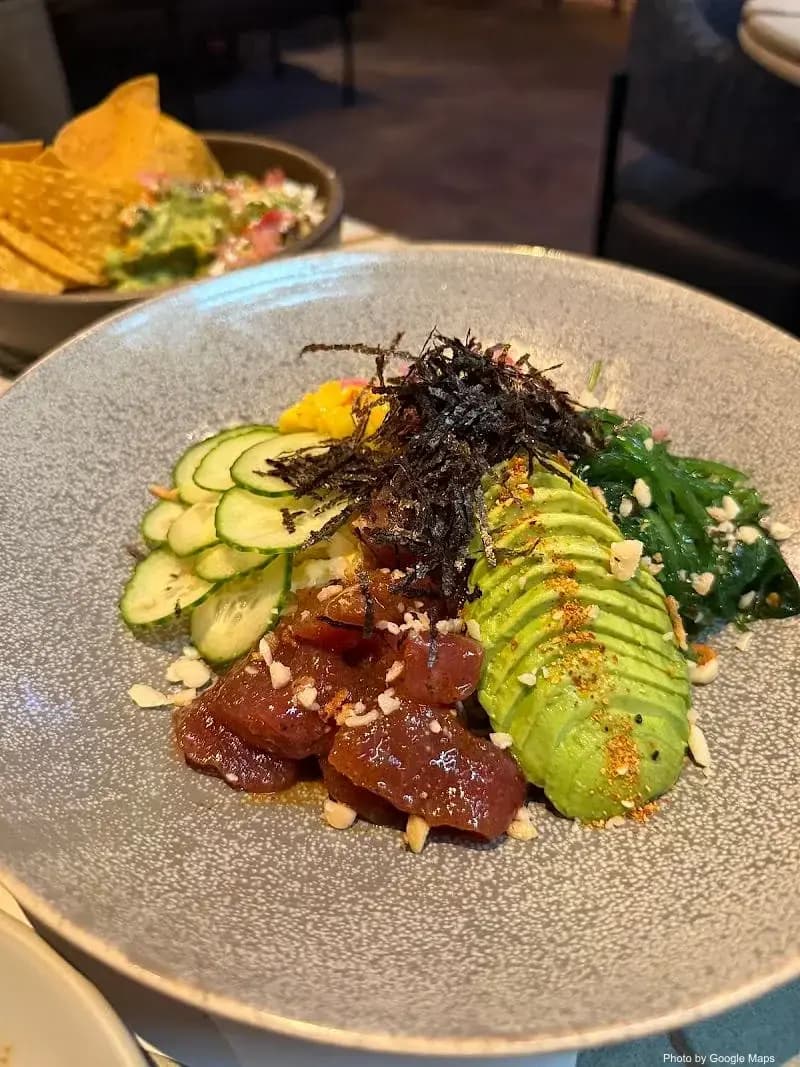 Earls Kitchen + Bar - Waikiki - Photo 3 of 5 | NateEatsHawaii restaurant gallery and food photos from Oahu, Hawaii