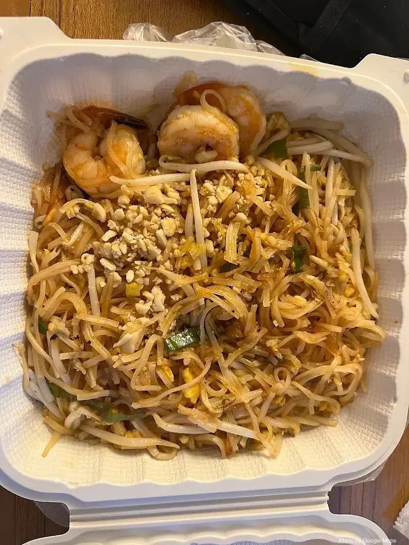 Food trucks on Cartwright road - Photo 2 of 6 | NateEatsHawaii restaurant gallery and food photos from Oahu, Hawaii