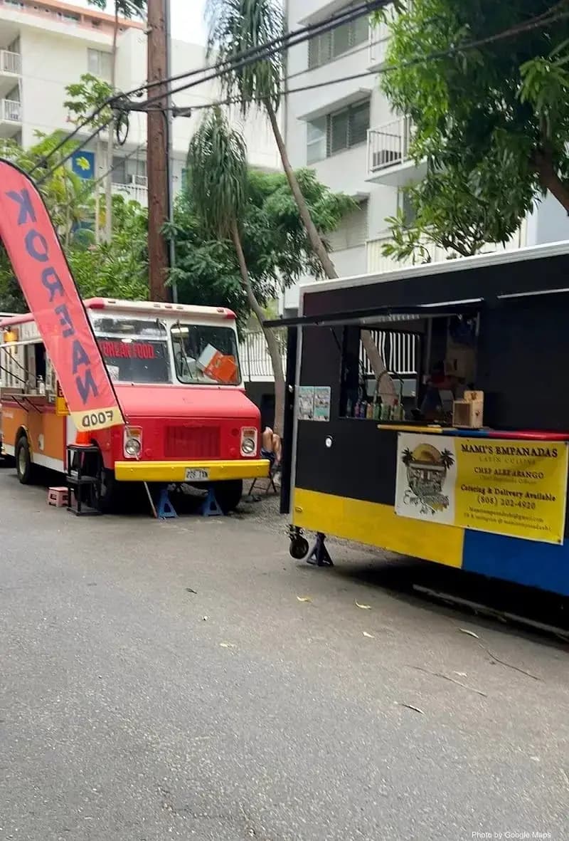Food trucks on Cartwright road - Photo 3 of 6 | NateEatsHawaii restaurant gallery and food photos from Oahu, Hawaii