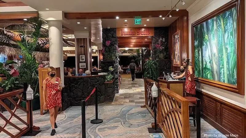 Hula Grill Waikiki - Seafood Restaurant in Hawaii