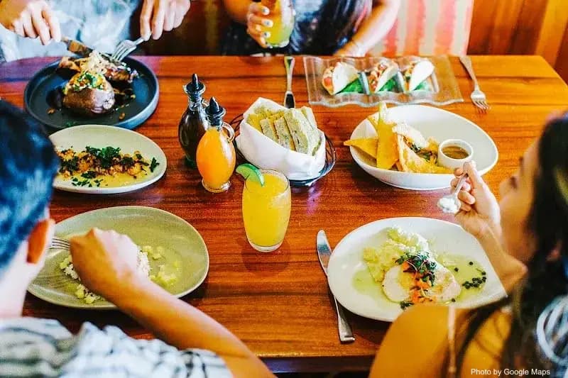 Hula Grill Waikiki - Photo 2 of 6 | NateEatsHawaii restaurant gallery and food photos from Oahu, Hawaii