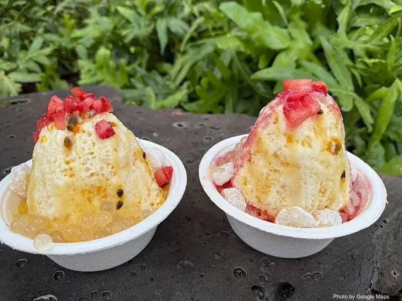 Island Vintage Shave Ice - Royal Hawaiian - Photo 3 of 6 | NateEatsHawaii restaurant gallery and food photos from Oahu, Hawaii