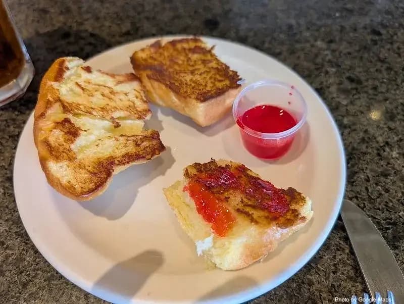 Liliha Bakery - Photo 3 of 6 | NateEatsHawaii restaurant gallery and food photos from Oahu, Hawaii