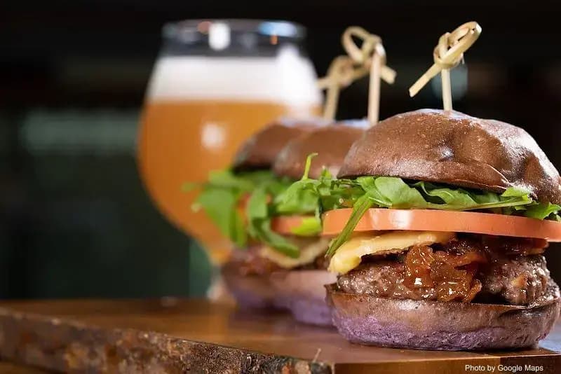 Off The Wall Craft Beer & Wine - Photo 2 of 6 | NateEatsHawaii restaurant gallery and food photos from Oahu, Hawaii