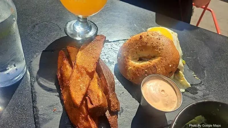 Off The Wall Craft Beer & Wine - Photo 3 of 6 | NateEatsHawaii restaurant gallery and food photos from Oahu, Hawaii