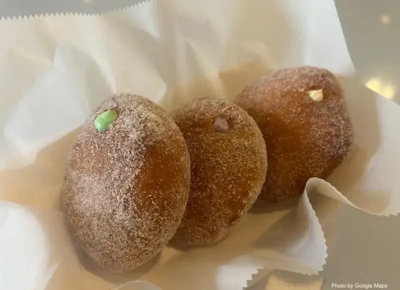 Penny's Waikiki Malasadas - Photo 3 of 6 | NateEatsHawaii restaurant gallery and food photos from Oahu, Hawaii