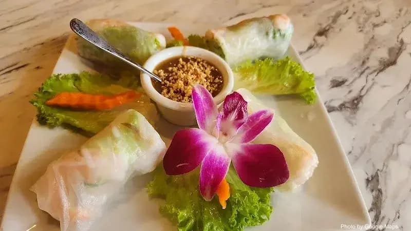 Siam Square - Photo 2 of 6 | NateEatsHawaii restaurant gallery and food photos from Oahu, Hawaii