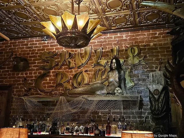 Skull & Crown Trading Co. - Bar on Oahu, Hawaii | NateEatsHawaii food review and recommendations