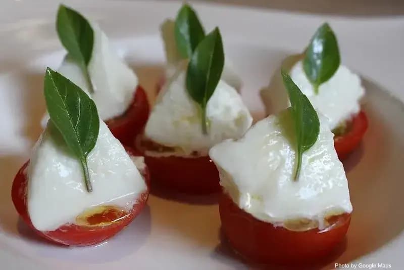 Arancino on Beachwalk - Photo 2 of 6 | NateEatsHawaii restaurant gallery and food photos from Oahu, Hawaii