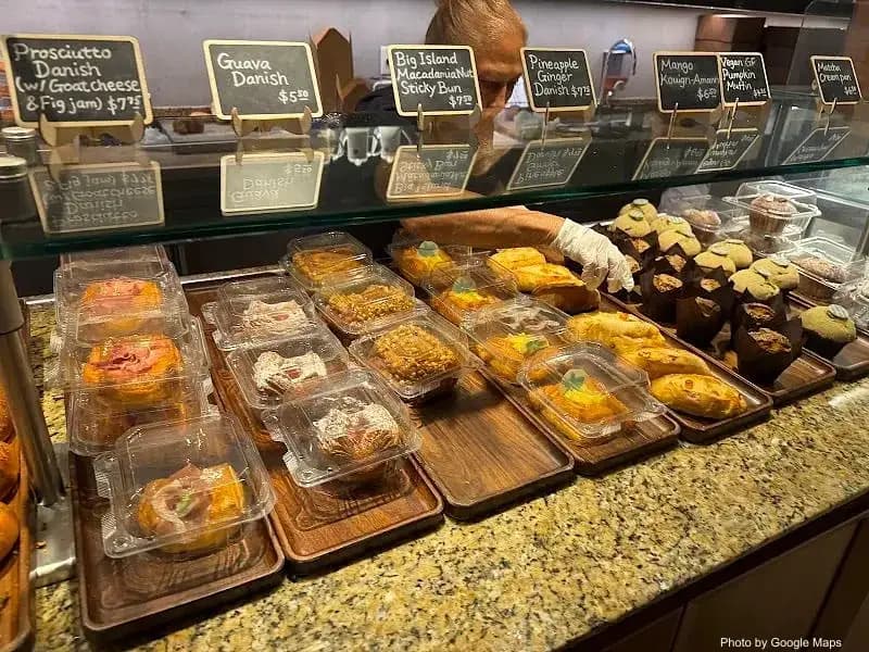 Halekulani Bakery - Photo 2 of 6 | NateEatsHawaii restaurant gallery and food photos from Oahu, Hawaii