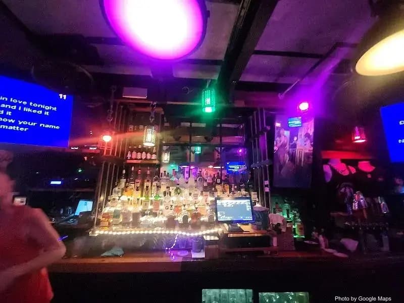 In Between - Bar on Oahu, Hawaii | NateEatsHawaii food review and recommendations