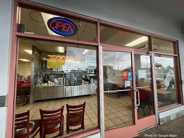 L&L Hawaiian Barbecue — nearby restaurant on Oahu