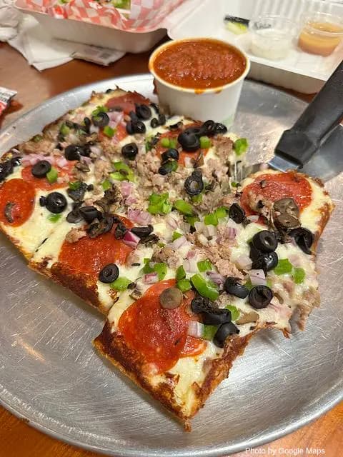 Old Town Pizzeria & Tap House - Photo 3 of 4 | NateEatsHawaii restaurant gallery and food photos from Oahu, Hawaii