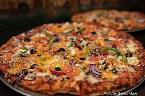 Original Magoo's Pizza - Photo 3 of 4 | NateEatsHawaii restaurant gallery and food photos from Oahu, Hawaii