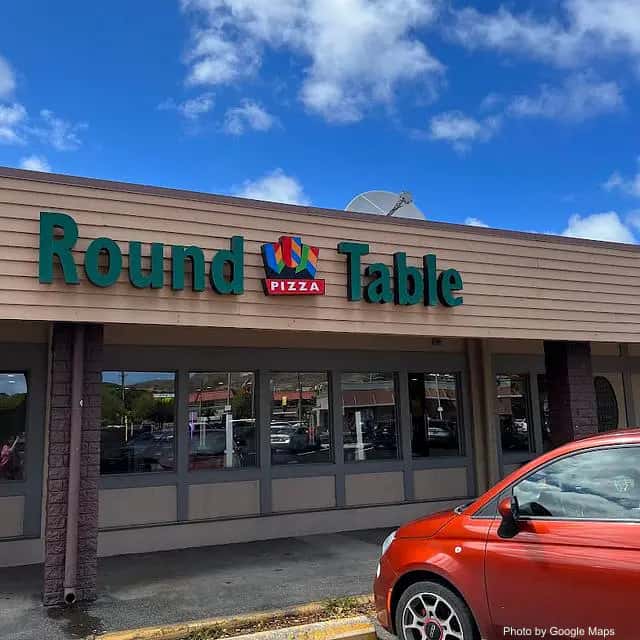 Round Table Pizza — nearby restaurant on Oahu