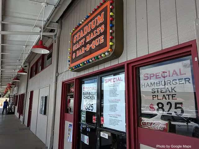Stadium Giant Malts & Bar-B-Que — nearby restaurant on Oahu