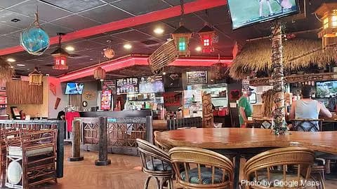 Teddy's Bigger Burgers - Photo 2 of 4 | NateEatsHawaii restaurant gallery and food photos from Oahu, Hawaii