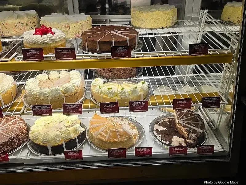 The Cheesecake Factory - Restaurant on Oahu, Hawaii | NateEatsHawaii food review and recommendations