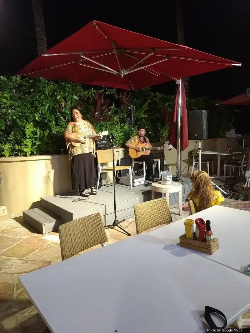 The Edge of Waikiki - Bar on Oahu, Hawaii | NateEatsHawaii food review and recommendations