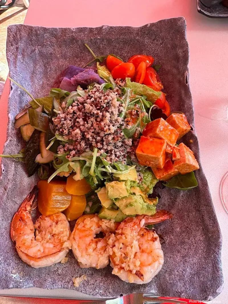 The Edge of Waikiki - Photo 3 of 6 | NateEatsHawaii restaurant gallery and food photos from Oahu, Hawaii