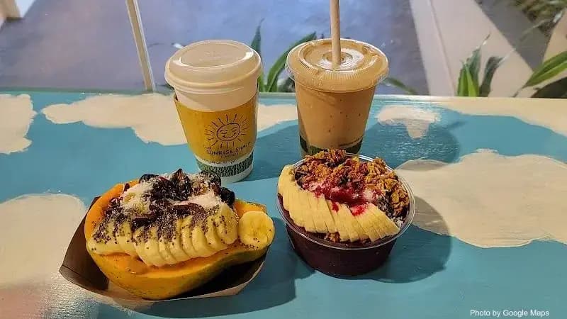 The Sunrise Shack - Waikiki - Photo 2 of 6 | NateEatsHawaii restaurant gallery and food photos from Oahu, Hawaii