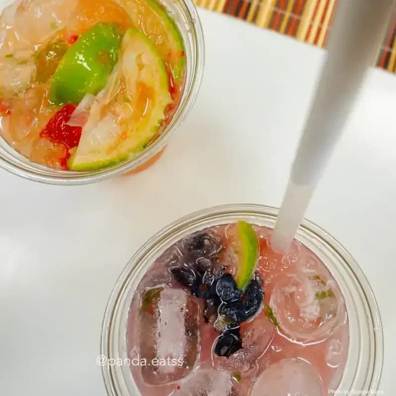 Waffle and Berry - Photo 2 of 6 | NateEatsHawaii restaurant gallery and food photos from Oahu, Hawaii