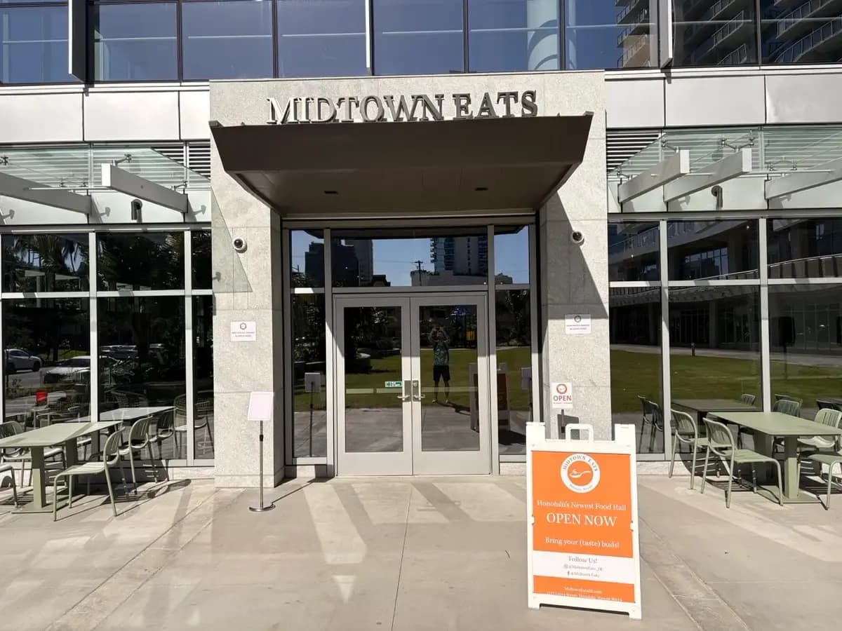 Midtown Eats entrance at The Park on Keeaumoku - Honolulu's newest food hall now open