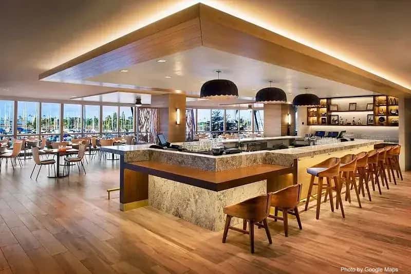 100 Sails Restaurant & Bar — nearby restaurant on Oahu