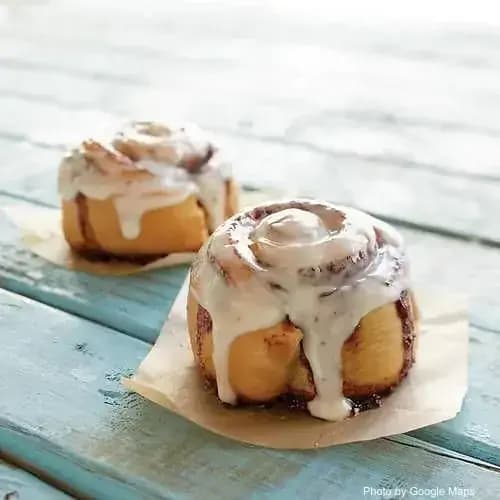Cinnabon - Photo 2 of 6 | NateEatsHawaii restaurant gallery and food photos from Oahu, Hawaii