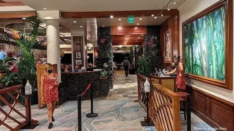 Hula Grill Waikiki — nearby restaurant on Oahu
