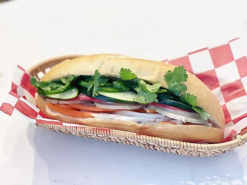 Le’s Banh Mi - Photo 2 of 6 | NateEatsHawaii restaurant gallery and food photos from Oahu, Hawaii